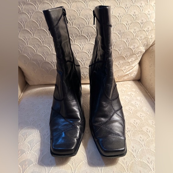 Liz Claiborne Black Leather Kelso Heeled Ankle Boots - Picture 3 of 14